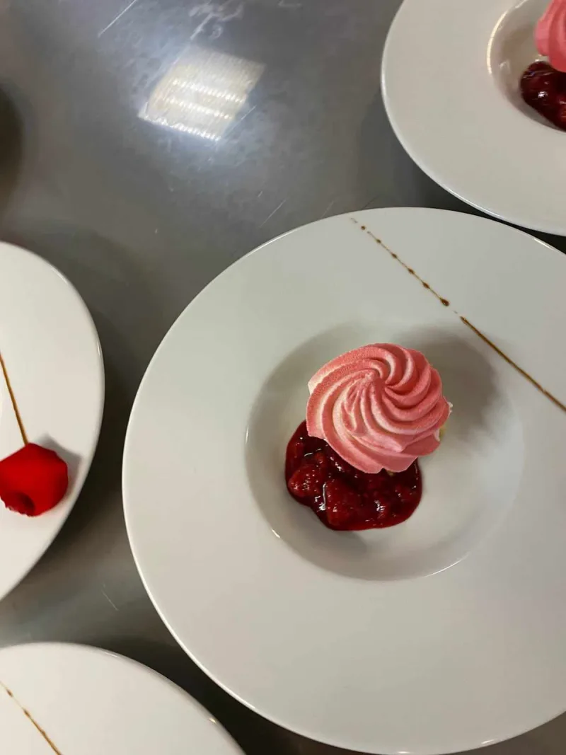 Assiette préparée par le chef de La Croisette d'Hérival