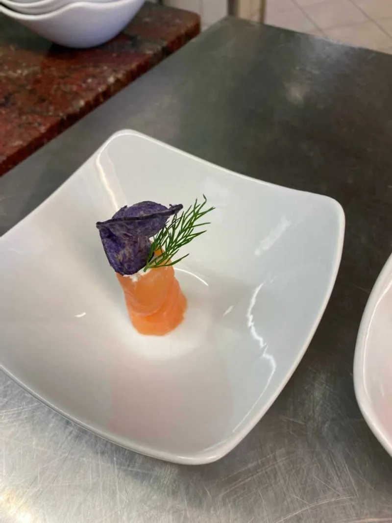 Assiette préparée par le chef de La Croisette d'Hérival